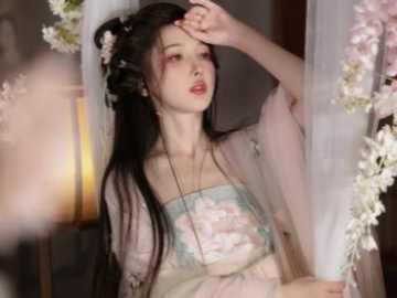 外籍女歌手唐伯虎被指拖欠劳务费：明星责任不应该缺席​